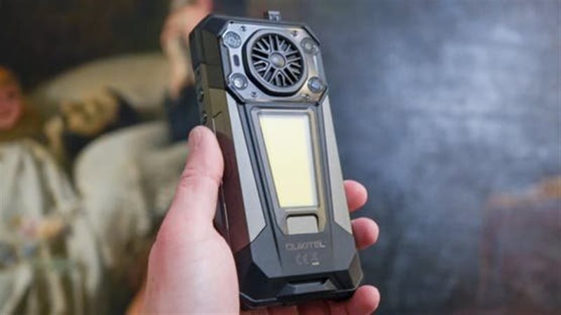 هاتف من شركة Oukitel