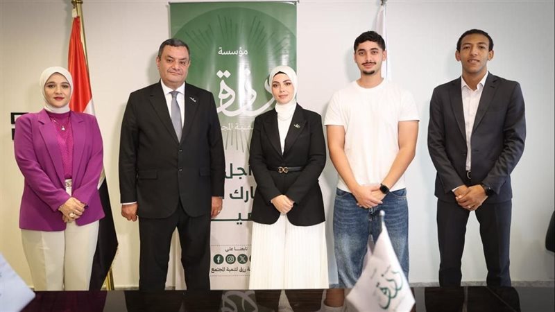 جانب من توقيع البروتوكول 