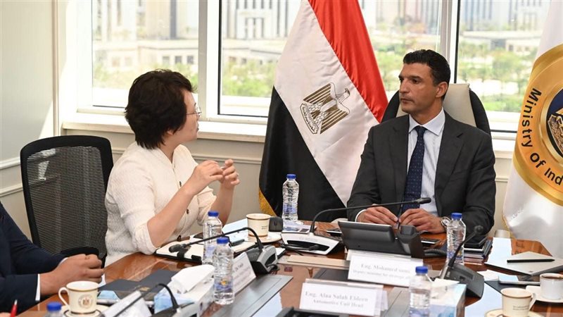 وزير الصناعة 