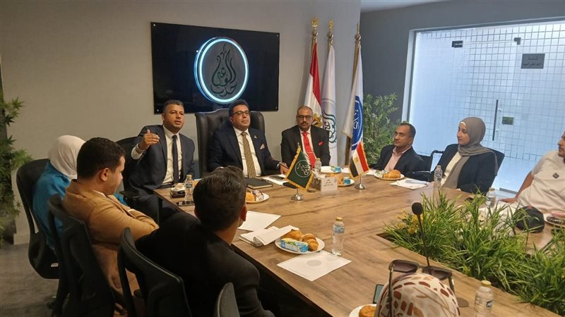 خلال الاجتماع