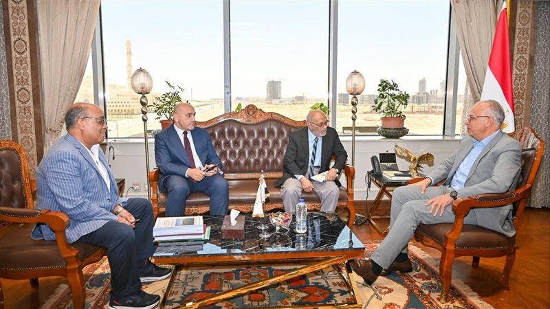  وزير الري