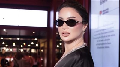  هدى الاتربي تلتقي ستيفان رولان وتبكي بسبب داليدا في أسبوع الموضة بباريس