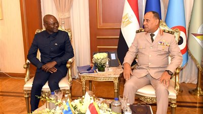 وزير الدفاع يلتقى نائب رئيس الوزراء ووزير الدفاع الوطنى بجمهورية الكونغو الديمقراطية