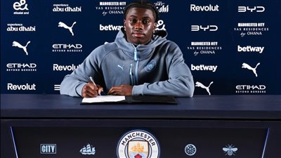 مانشستر سيتي يضم جيريمي مونجا بعقد يمتد حتى صيف 2031