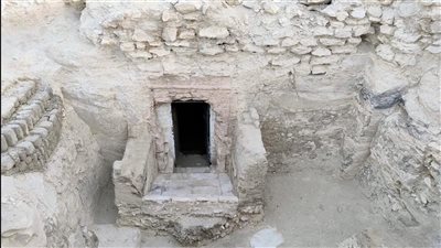 الكشف عن مقبرة بمنطقة الشيخ عبد القرنة بالبر الغربي بالأقصر 