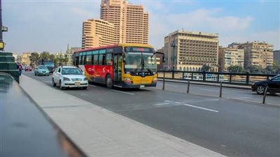 القاهرة تطبق نظامًا جديدًا لتسعير تذاكر أتوبيسات النقل العام حسب عدد المحطات