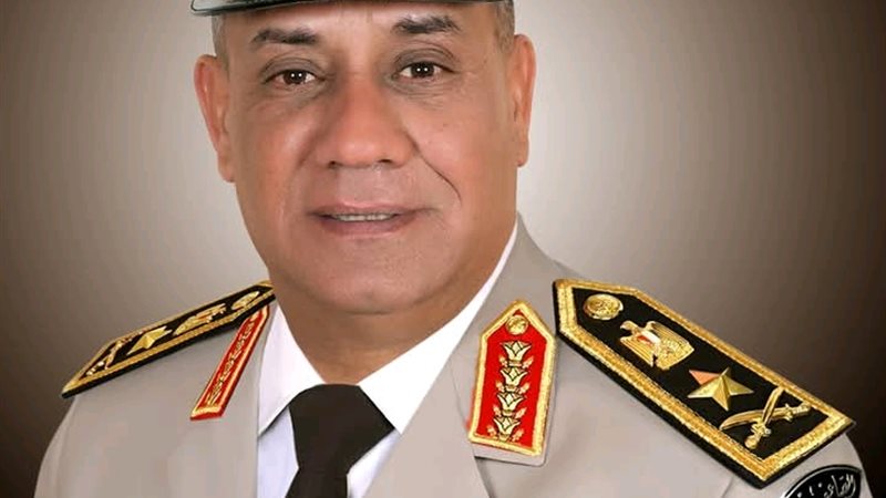 القائد العام للقوات المسلحة وزير الدفاع والإنتاج الحربي 