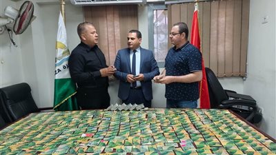 ضبط 812 بطاقة تموينية داخل مخبز بالجيزة.. والمحافظ: لا تهاون مع المتلاعبين