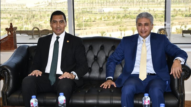 وزيرا الشباب والرياضة والسياحة