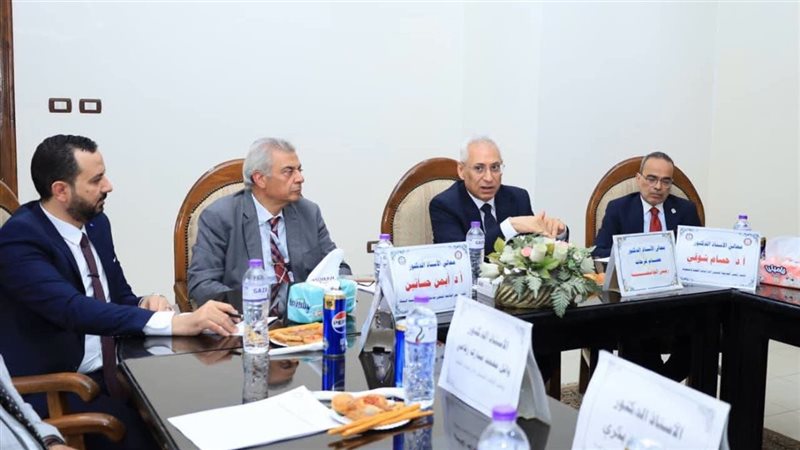 جانب من الاجتماع 