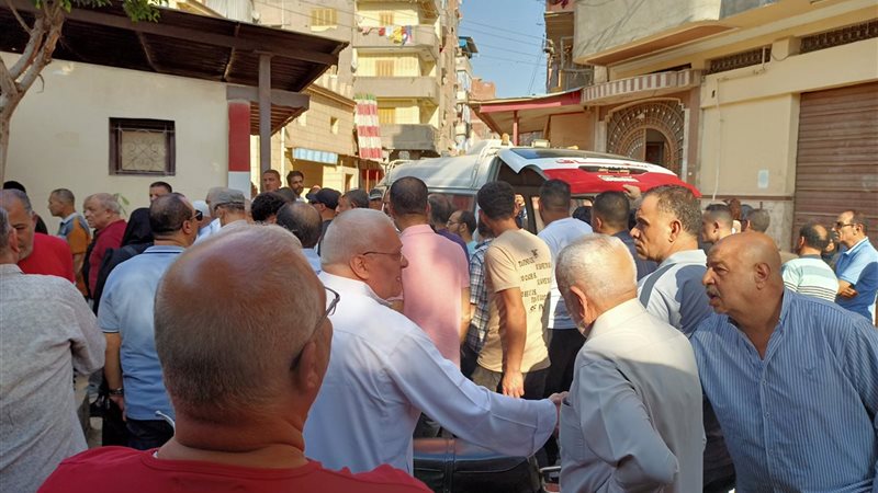 صورة أثناء تشييع الجنازة