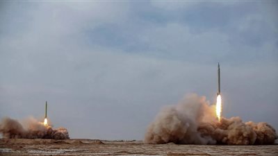 الجيش الإيراني يعلن نجاح دفاعاته في إسقاط المسيرة الأمريكية 