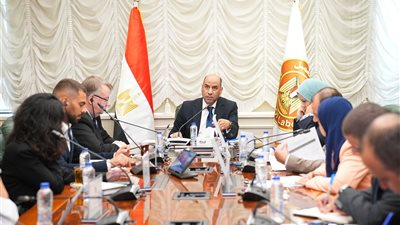 وزير العمل ومنظمة العمل الدولية يناقشان تعزيز الحماية الاجتماعية وترسيخ الحوار