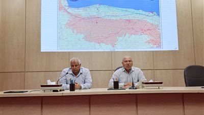 وزير النقل يبحث مع مشايخ مطروح تطوير سكة حديد السلوم وتشغيل أتوبيسات حديثة