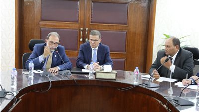 وزير الزراعة يعقد اجتماعاً موسعاً لدعم وتطوير صناعة الألبان وتعزيز الصادرات