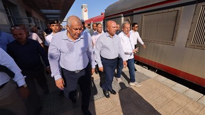 وزير النقل يتفقد محطة السكة الحديد ومحطة أتوبيسات غرب ووسط الدلتا للنقل بمطروح