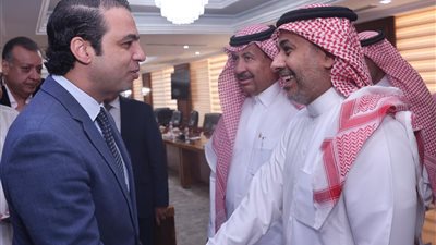 علي سالم: اجتماع 
