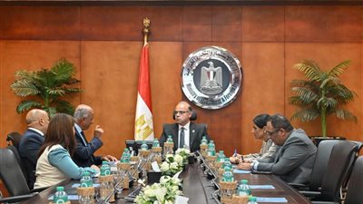 مناقشات حول تطوير آليات وطنية لتمويل مشروعات خفض الانبعاثات والاستفادة بأسواق الكربون