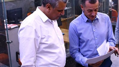 محافظ أسوان يتابع منظومة التصالح ويوجه بسرعة إنهاء الطلبات وتيسير الخدمات