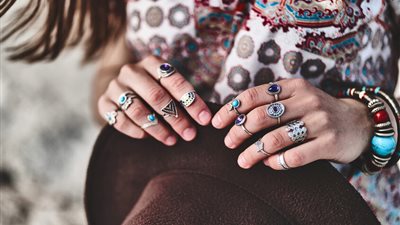 خطر مخفي بالمجوهرات الرخيصة.. تحقيق يكشف وجود معدن سام بالمنتجات إلكترونية شهيرة