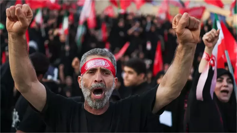 إيرانيون يهتفون ضد الولايات المتحدة 