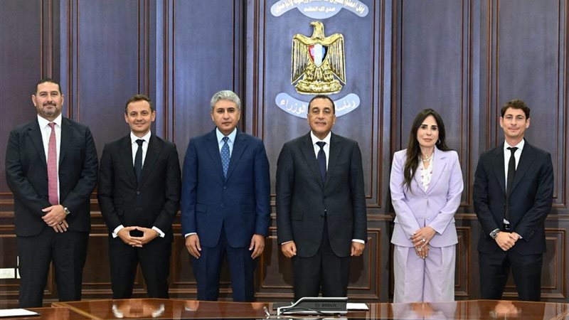 جانب من توقيع الاتفاقية