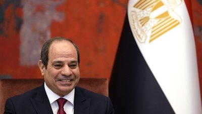وزير التنمية المحلية يهنئ الرئيس السيسي بمناسبة عيد الفطر