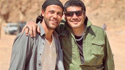 «اللعب مع العيال»، محمد إمام يروج لفيلمه بصحبة «عيسى الوزان»