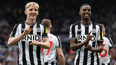 في لفتة انسانية، لاعب نيوكاسل يحتفل بهدف زميله بلغة الصم