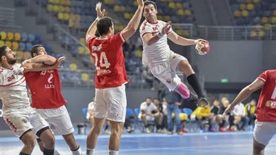 التعادل يحسم الشوط الأول بين الأهلي والزمالك في نهائي السوبر الأفريقي لكرة اليد