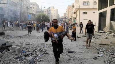 وقوع شهداء نتيجة قصف منزلين في عزة من الاحتلال الإسرائيلي