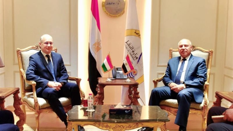 خلال لقاء وزير النقل مع السفير المجري في مصر