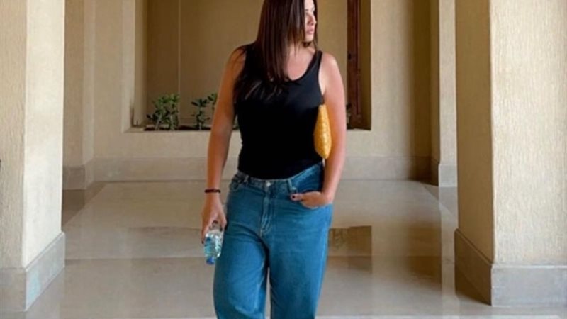 الفنانة ياسمين عبدالعزيز