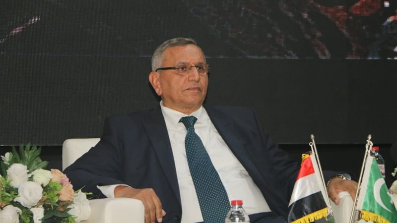 الدكتور عبدالسند يمامة