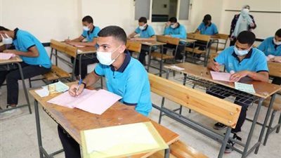عقد تقييمات طلبة المرحلة الثانوية فى المواد غير المضافة للترم الثاني غدا