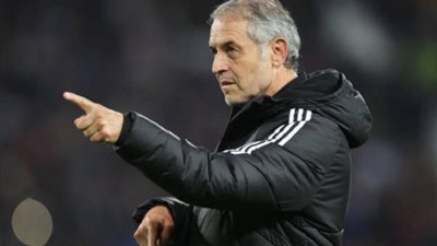 كولر يحاضر لاعبي الأهلي قبل مواجهة مازيمبي بعد قليل