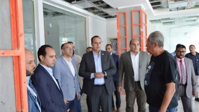 رئيس الرعاية الصحية يزور المستشفى الافتراضي بالإسماعيلية