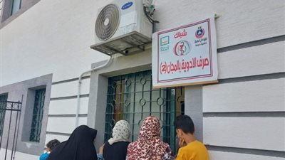 الكشف على 1053 مواطنا وتقديم العلاج مجانا بعزبة ٨ بمركز كفر سعد بدمياط