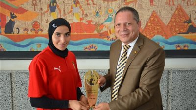 يمنى عياد تفوز بذهبية كأس أفريقيا للملاكمة