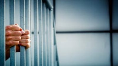 ضبط عاملة بتهمة سرقة عملات أجنبية ومشغولات ذهبية بالقاهرة