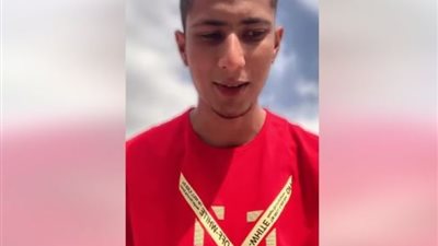 صانع محتوى عن والده: «شالني في مرضي وعاوز أجيبله حته من السما »  (فيديو)