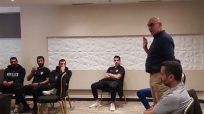 جلسة حاسمة من نائب رئيس الزمالك مع لاعبي «اليد»