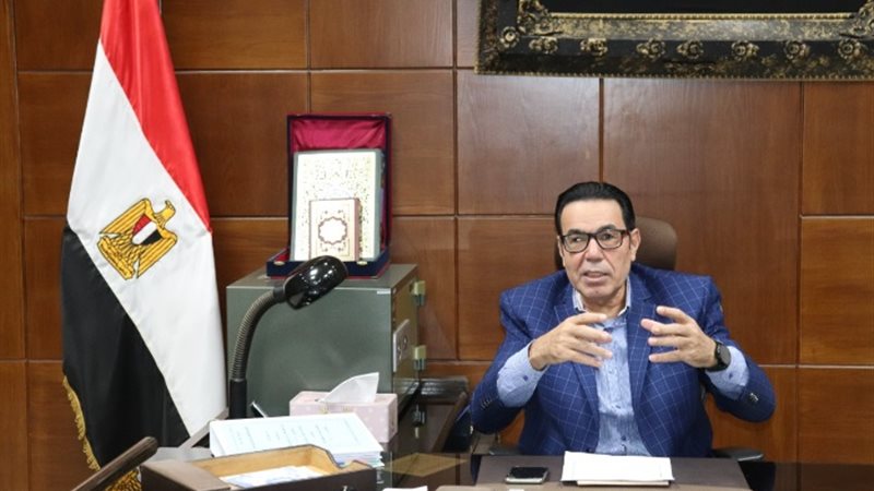 عبد الفتاح إبراهيم - رئيس النقابة العامة للغزل والنسيج في م