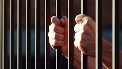 إحالة شاب عشريني للجنايات لاتهامه بكتم أنفاس شقيقته الصغيرة حتى الموت