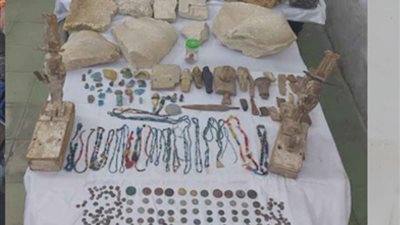 بعد ضبط 1118 قطعة، خبير يكشف عقوبة الاتجار في الآثار
