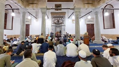 شيخ العمود، الأزهر أول من طبق نظام الساعات المعتمدة وقبعة التخرج السوداء مشتقة من عمامته