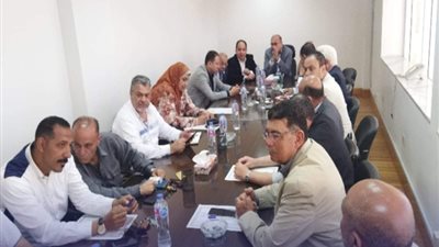«غرفة بورسعيد» تكرم منسق حملة مقاطعة الأسماك «خليها تعفن»