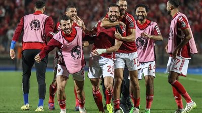 ماذا ينتظر الأهلي محليا بعد الصعود إلى نهائي إفريقيا؟