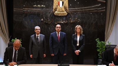 تنفيذ مشروعين لإنتاج الكهرباء من طاقة الرياح فى غرب سوهاج  ( تفاصيل )