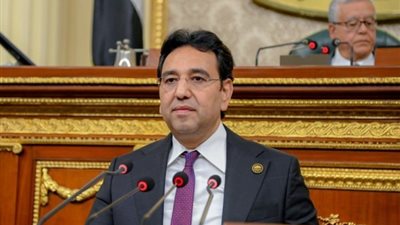 أيمن محسب: الرئيس السيسي أطلق يد البناء لتوفير ملايين فرص العمل وخفض البطالة